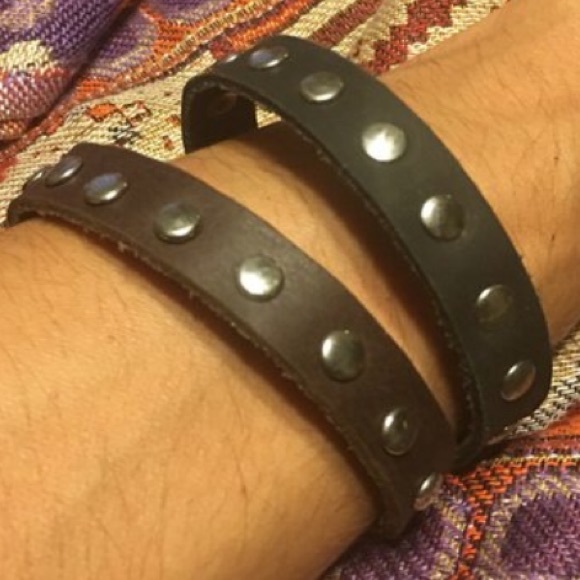 📿💥Leather Bracelets 🤠 1 Brown and 1 Black - Picture 5 of 7